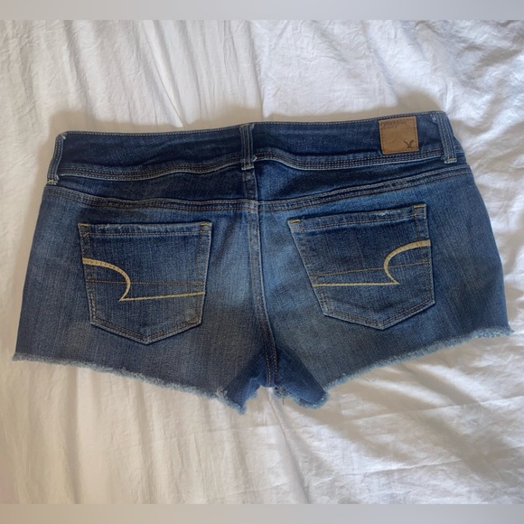 American Eagle Low Rise Denim Shorts - Picture 3 of 3